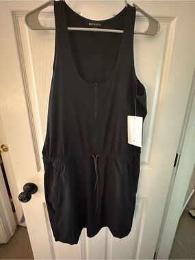 Athleta Expedition Dress-Black
